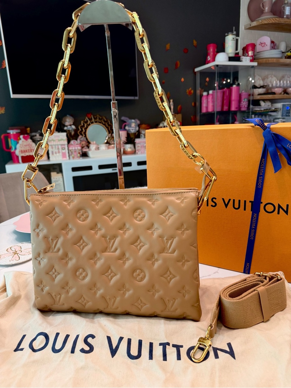 Louis Vuitton Coussin pm Camel
